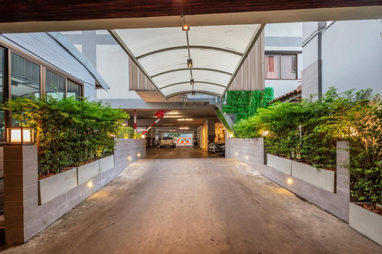 Penyos Suite Bangkok Exterior photo