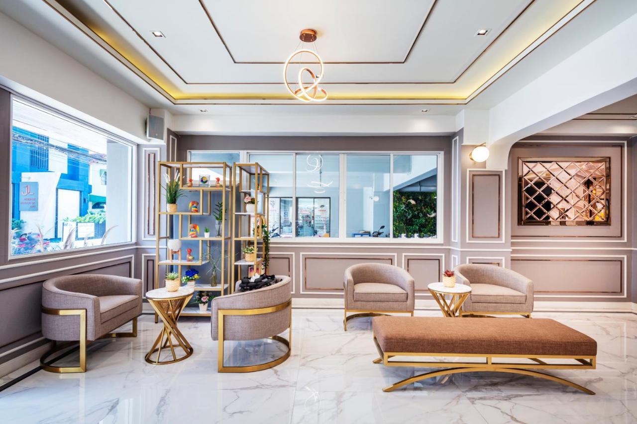 Penyos Suite Bangkok Exterior photo